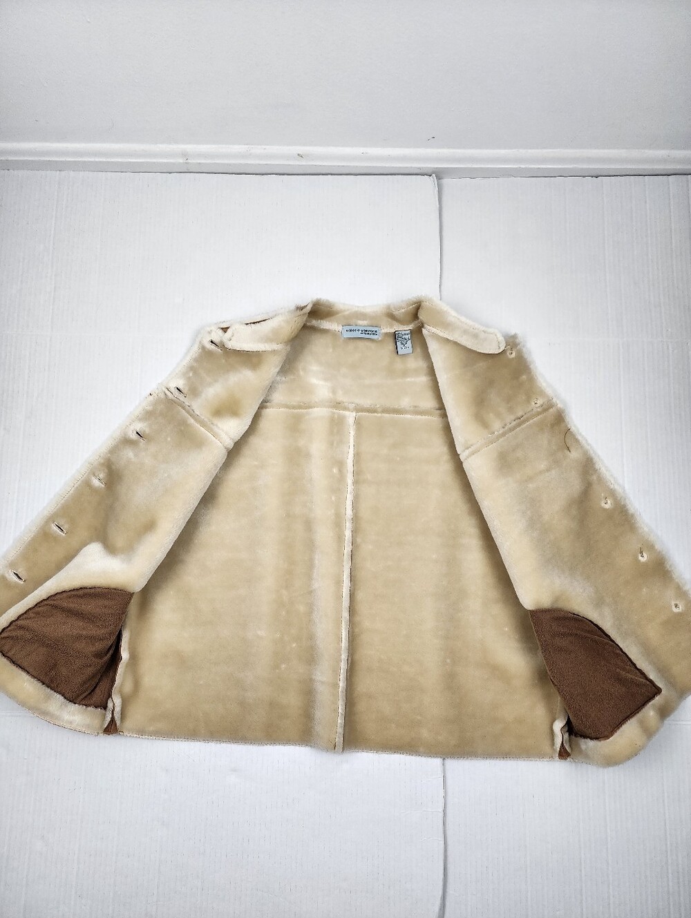 Valerie Stevens Light Brown Faux Suede Cream Faux Shearling Vest Size L Petite - Picture 3 of 11